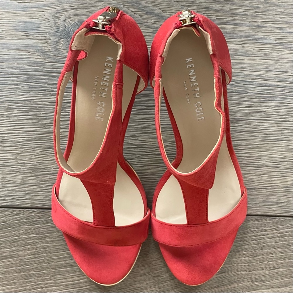 KENNETH COLE T-Strap Comfort Ankle Strap Zip-Up Leather Sandals - Picture 9 of 17
